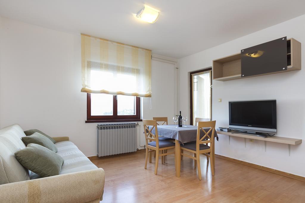 Apartments Rajkovic Labin  Zimmer foto