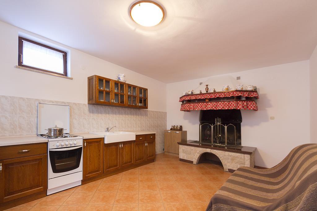 Apartments Rajkovic Labin  Zimmer foto